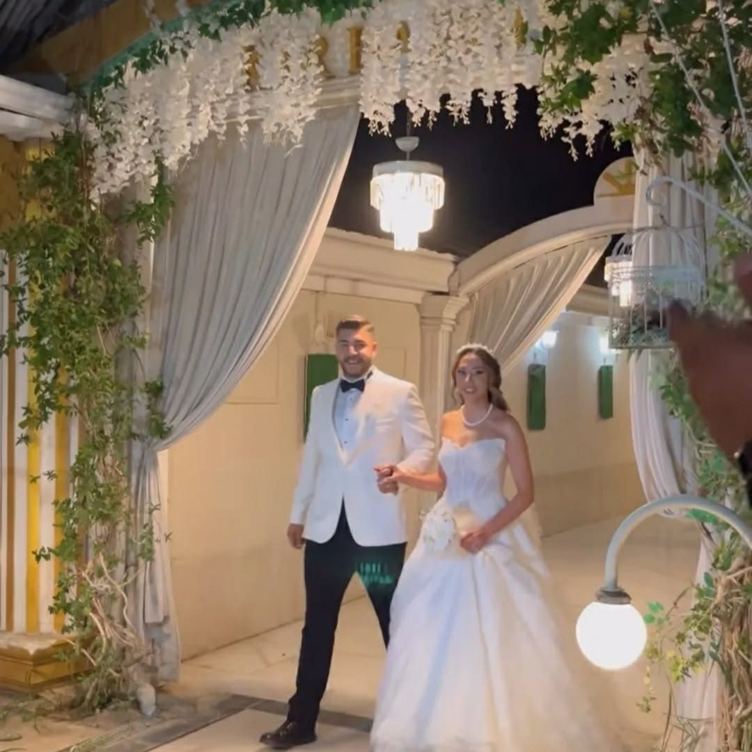 Kına Gecesinde Duygusal Anlar – Berra ve Buğrahan Dünyaevine Giriyor