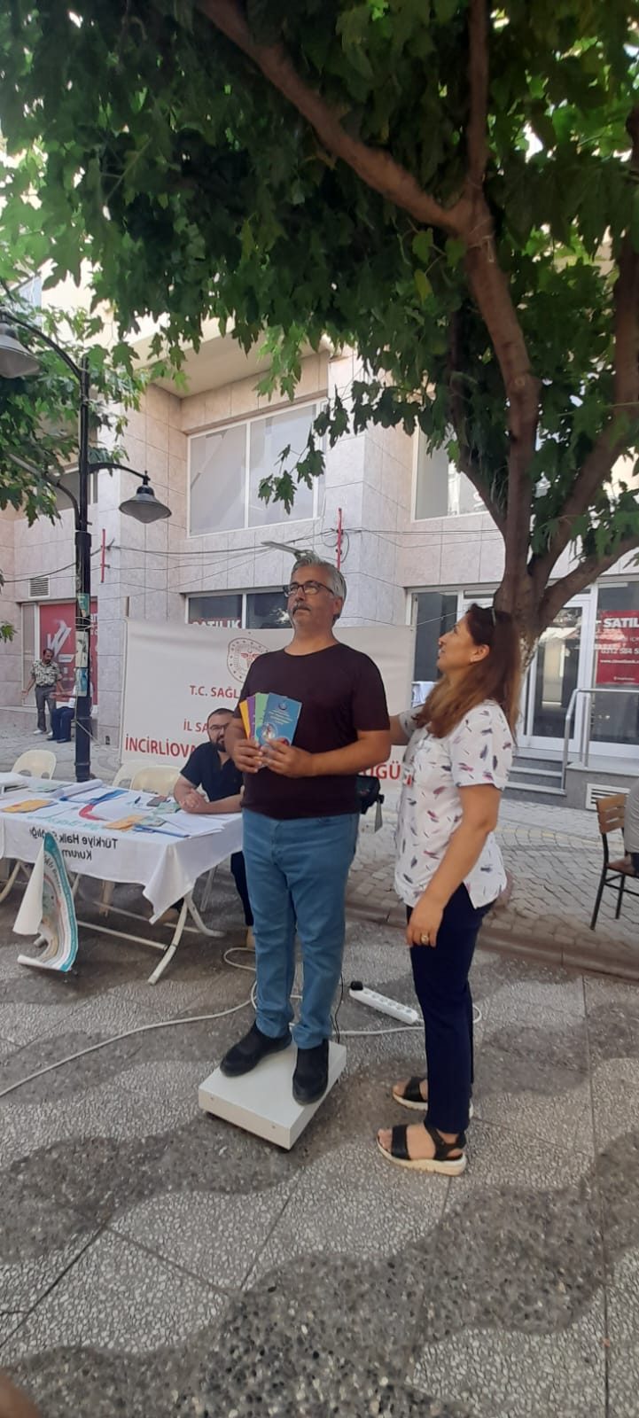 İncirliova İlçe Sağlık Müdürlüğü Ekipleri Sevgi Yolunda Obezite Standı Kurdu