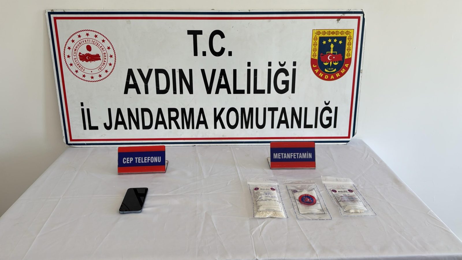 ŞÜPHELİ ŞAHISIN EVİNDE UYUŞTURUCU BULUNDU