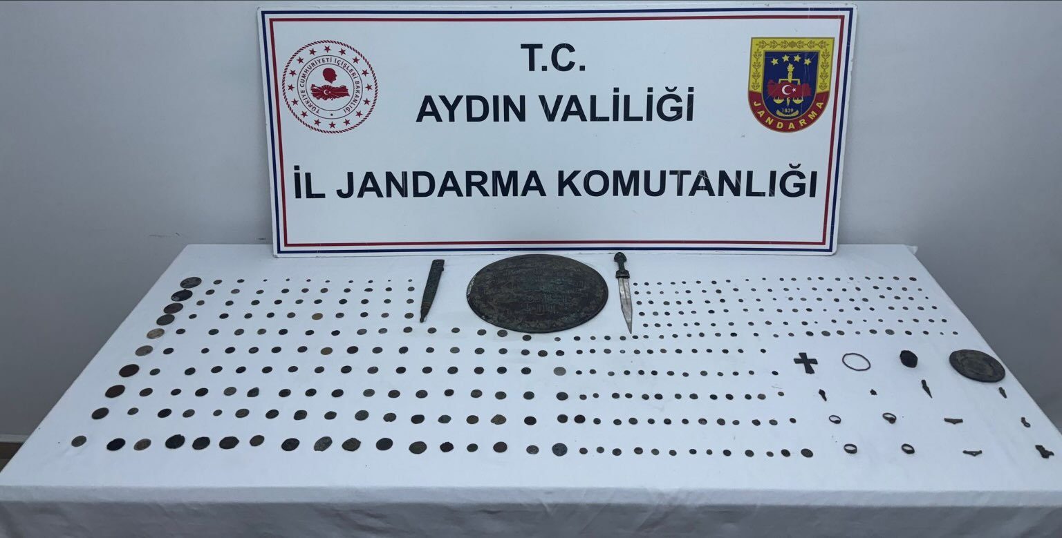 BEŞ MİLYONLUK TARİHİ ESER ELE GEÇİRİLDİ