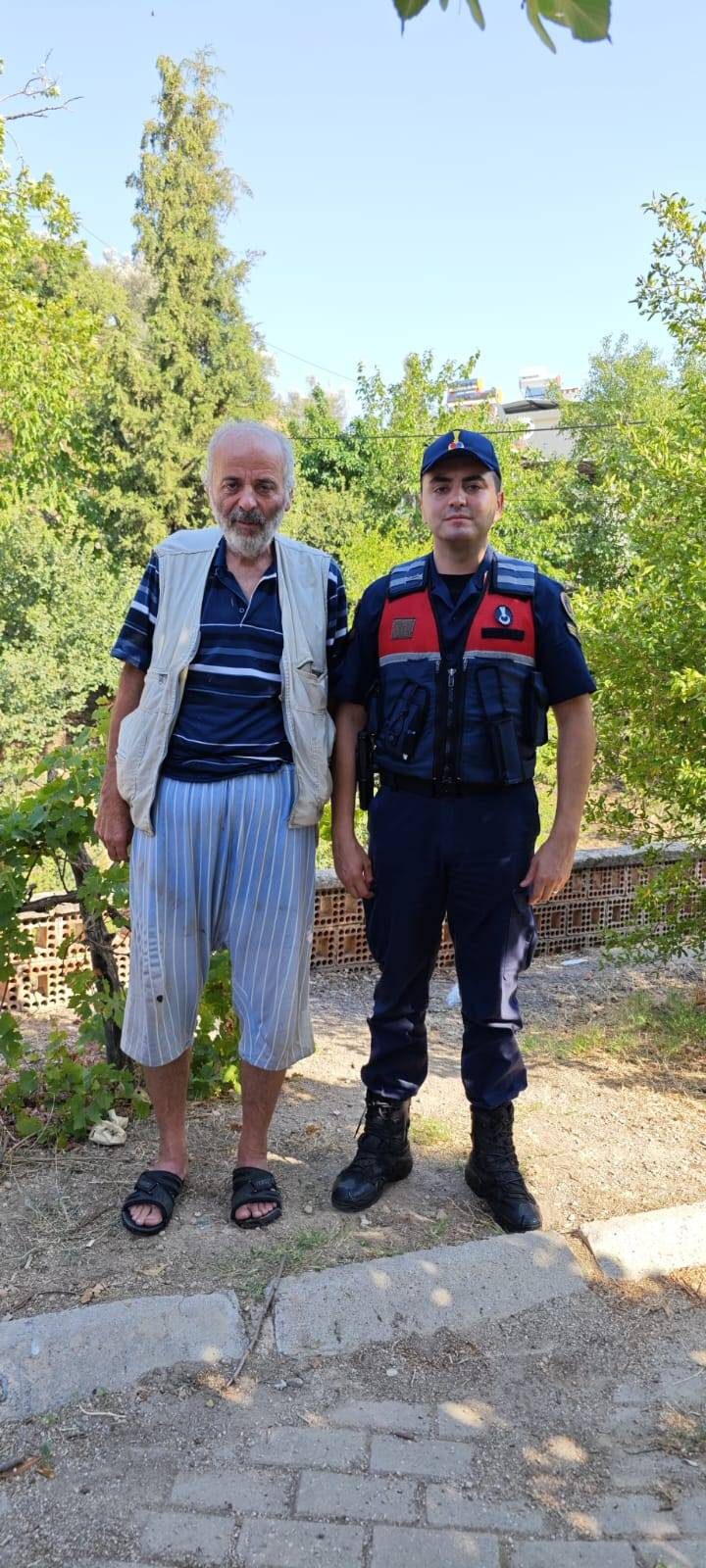YASAK ORMANLIK ALANDA YATAN ADAM BULUNDU