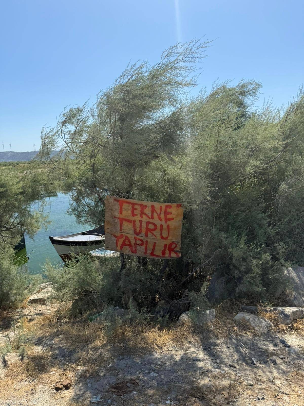 İZİNSİZ TEKNE TURU YAPAN ŞAHIS YAKALANDI