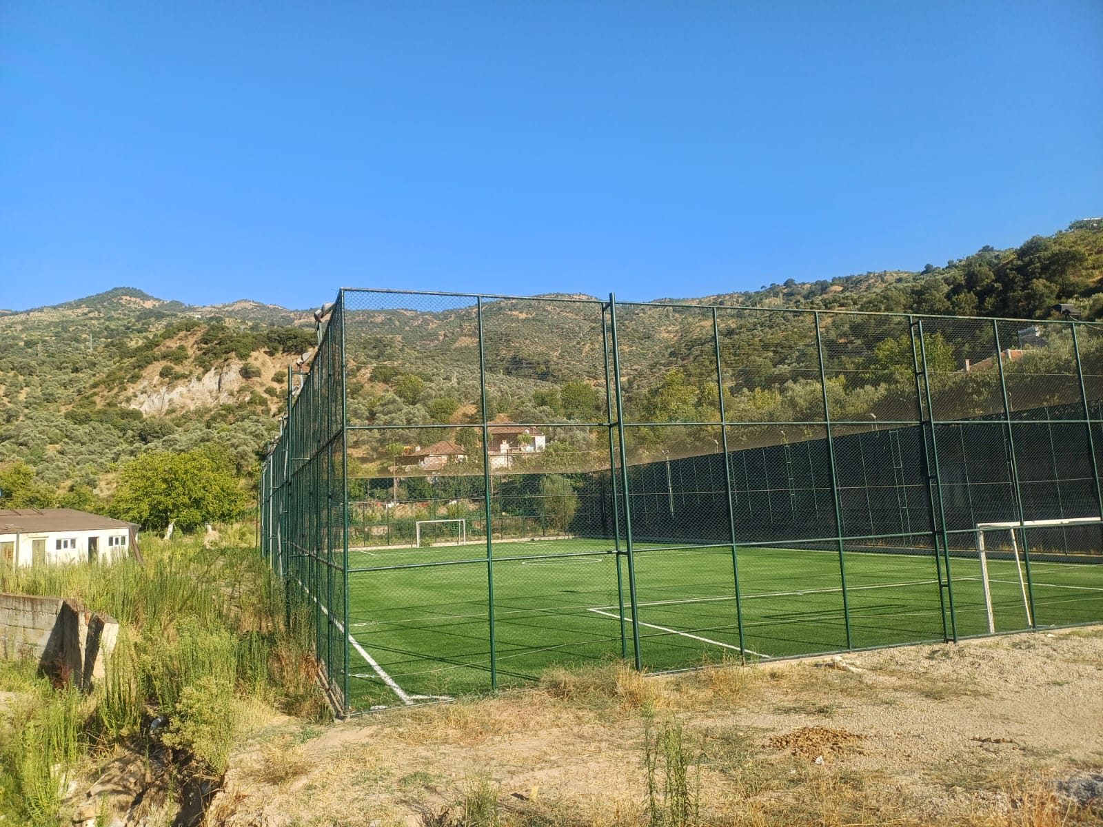 Başçayır Mahallesindeki Halı Saha 3 Yıldır Kullanılamıyor