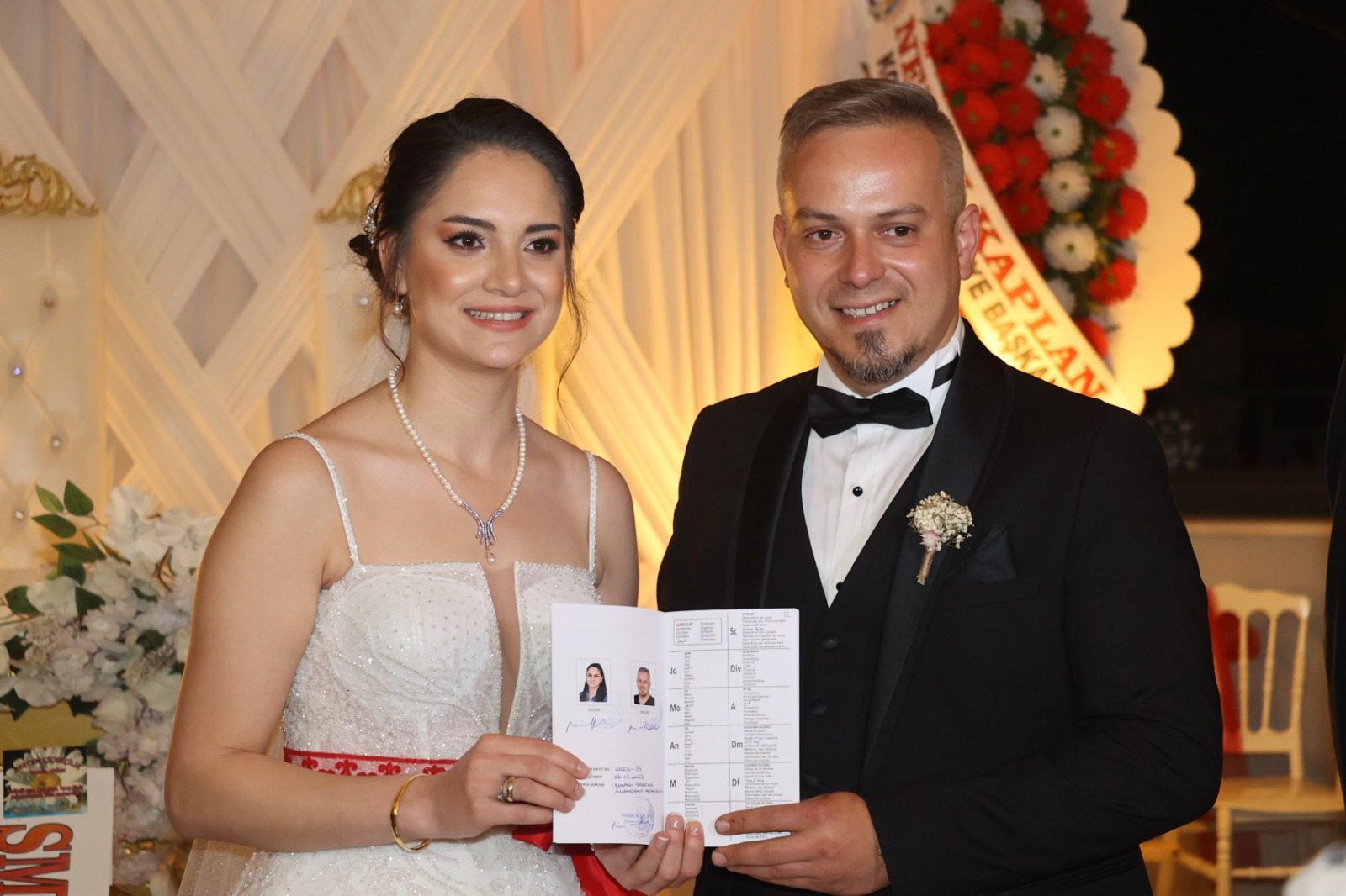 BİR ÖMÜR MUTLULUKLAR BİZDEN SİZE