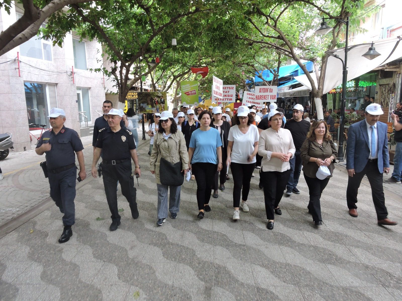 İncirliova İlçe Sağlık Müdürlüğü’den  ‘’10 Mayıs Sağlık İçin Hareket Et’’ Yürüyüşü