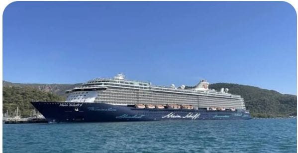 Kuşadası'na iki günde 11 kruvaziyer yanaştı