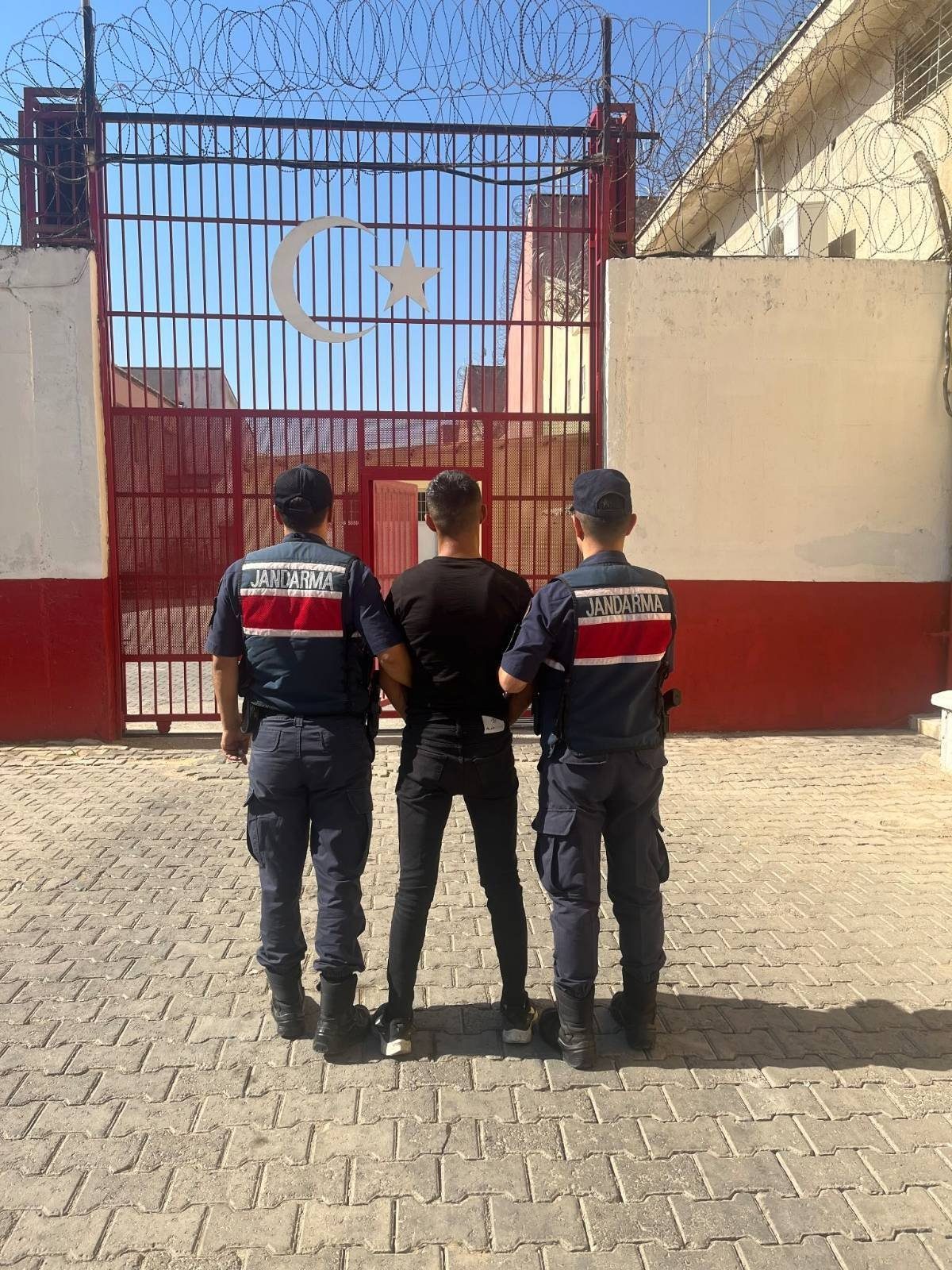 İNCİRLİOVA’DA TAVUK HIRSIZI YAKALANDI