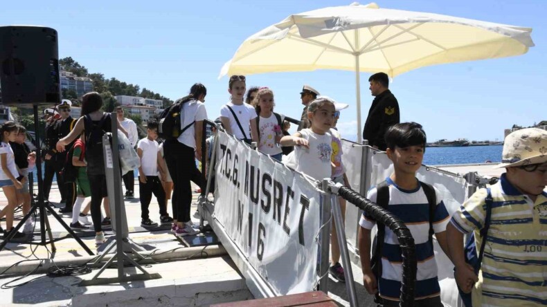 Çanakkale Zaferinin mimarı ‘Tgc Nusret’ Kuşadası’nda ziyarete açıldı