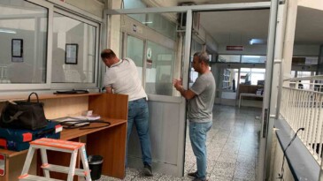 Efeler Belediyesi’nde bazı birimlerde vatandaşlara kapatılan kapılar kaldırıldı