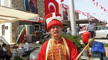 İNCİRLİOVA EGE MEHTER TAKIMI :”Gönüllü Kültür elçileriyiz”