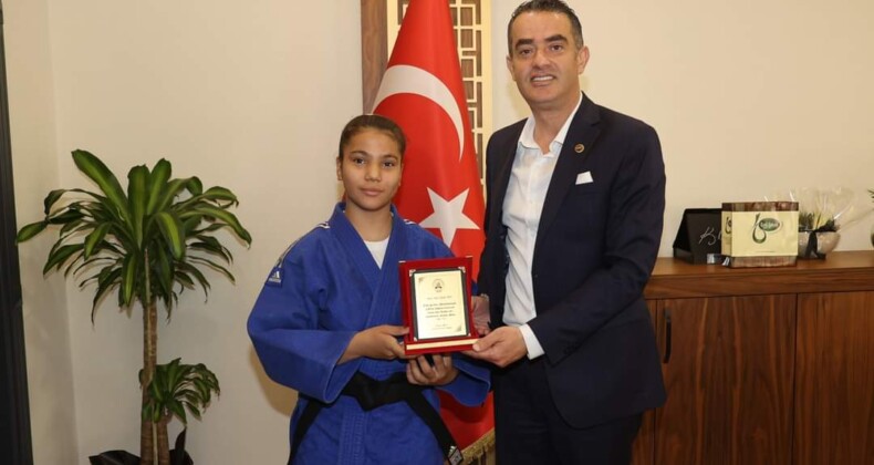 Başkan Arıcı’dan Judo Türkiye 7.sine plaket