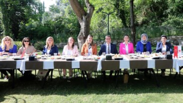 BAŞKAN YETİŞKİN MAHALLE MUHTARLARINI AĞIRLADI