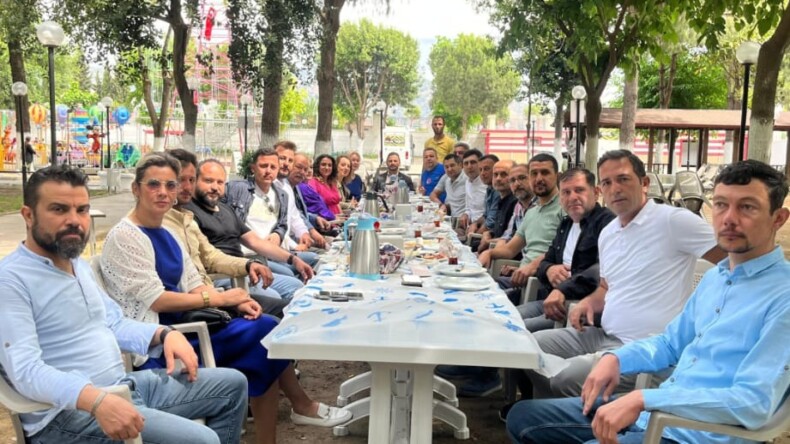 İNCİRLİOVA AK PARTİ’DE BİRLİK BERABERLİK KAHVALTISI