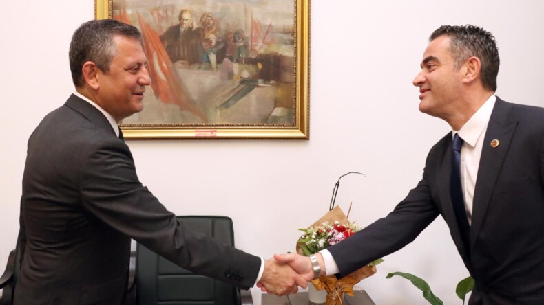 CHP Genel Başkanı Özel’den, Başkan Arıcı’ya büyük övgü