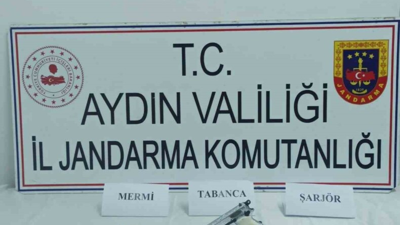 Jandarma ekipleri ruhsatsız tabanca ele geçirdi