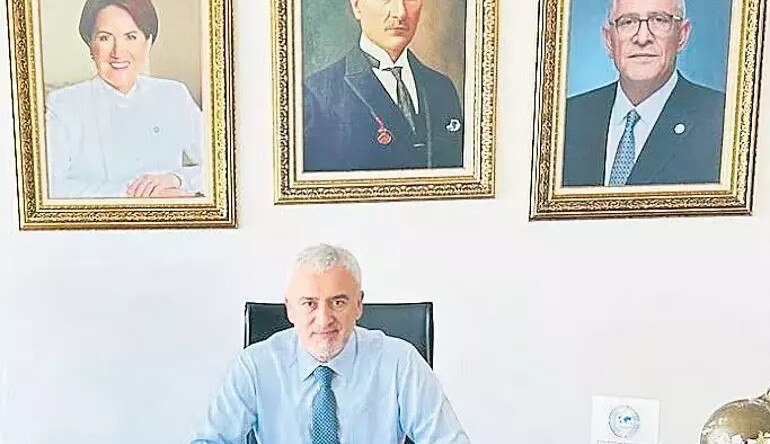Meral Akşener sildi, İYİ Parti onun fotoğrafını astı