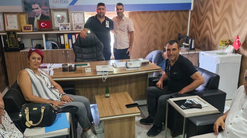 MHP KADIN KOLLARI HEYETİ’NDEN HALTEKS TEKSTIL HALIT TOPLU VE OGULLARININ FIRMASINI ZIYARET