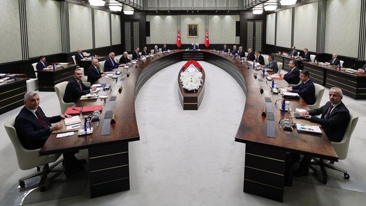 Son dakika: Kabine’de görev değişimleri Resmi Gazete’de yayımlandı