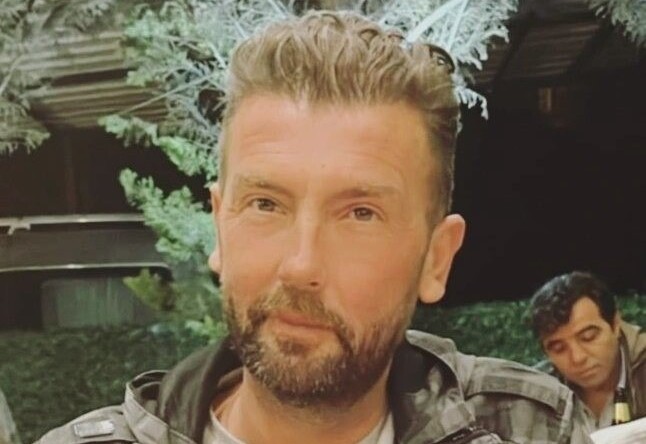 Kavga edenleri ayırırken canından oldu