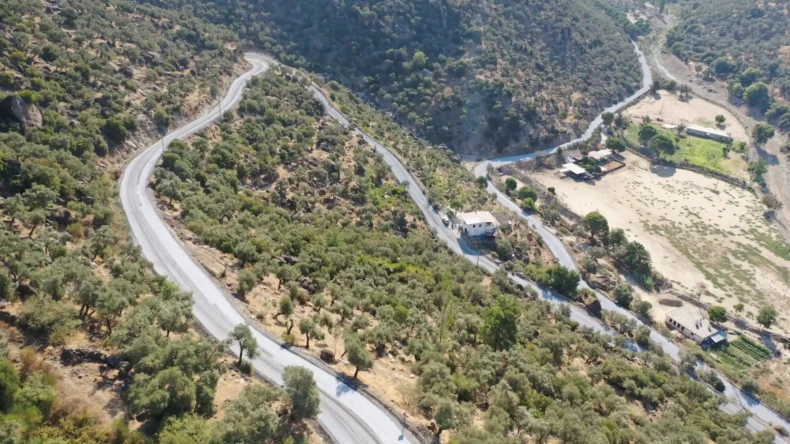 ÇERÇİOĞLU SÖKE’NİN DÖRT BİR YANINDA YOL YAPIM ÇALIŞMALARINA DEVAM EDİYOR