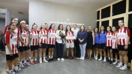KADIN FUTBOL TAKIMINDAN BAŞKAN ÇERÇİOĞLU’NA ZİYARET