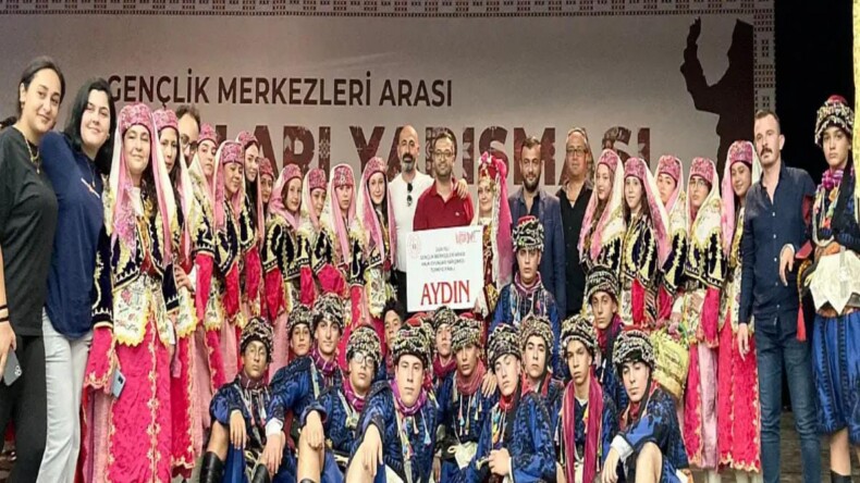 Köşk Gençlik Merkezi Halkoyunları Ekibi Türkiye Finali’nde İkinci Oldu