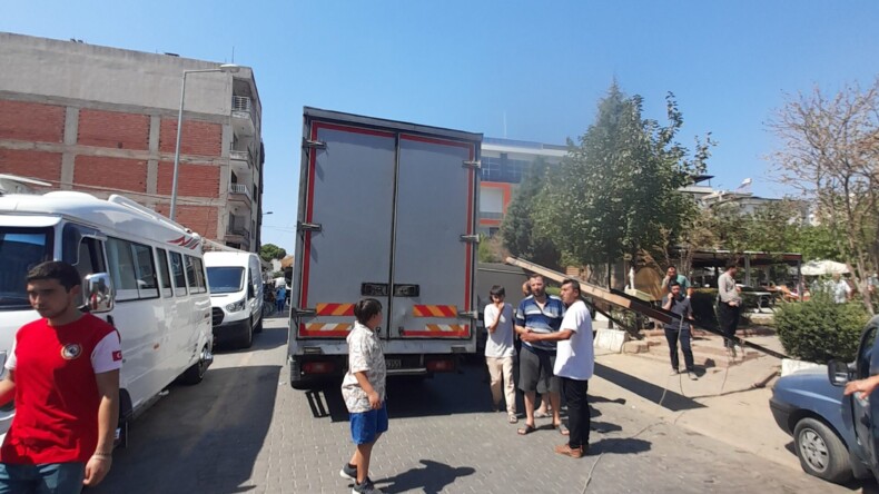 İNCİRLİOVA DA GÖZ GÖRE GÖRE KAZA
