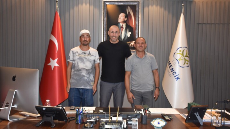 BAŞKAN ZENCİRCİ’DEN ÜMMET AKIN’A ÖDÜL