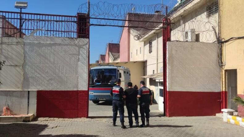 JANDARMA KOKOREÇ MALZEMESİ ÇALANLARI YAKALADI