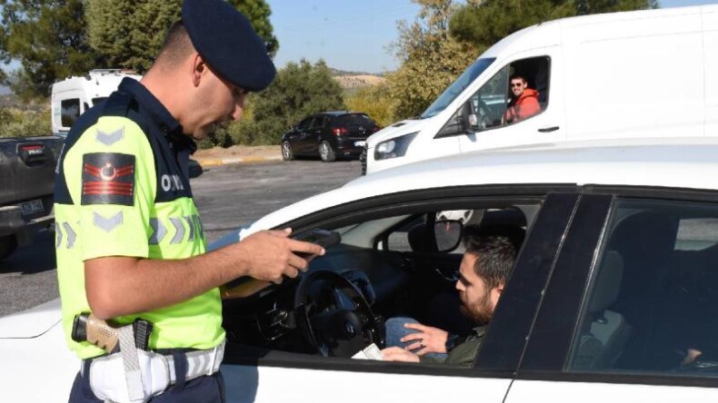 JANDARMA TRAFİK DENETİMİ YAPTI