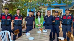 JANDARMA  İNCİRLİOVA’NIN TEK KADIN MUHTARININ MUHTARLAR GÜNÜNÜ KUTLADI