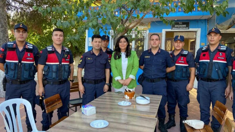 JANDARMA  İNCİRLİOVA’NIN TEK KADIN MUHTARININ MUHTARLAR GÜNÜNÜ KUTLADI