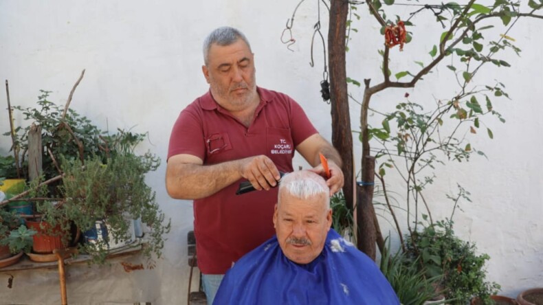 Koçarlı Belediyesi, halkçı belediyecilik anlayışıyla ihtiyaç sahibi vatandaşlara destek olmayı sürdürüyor.