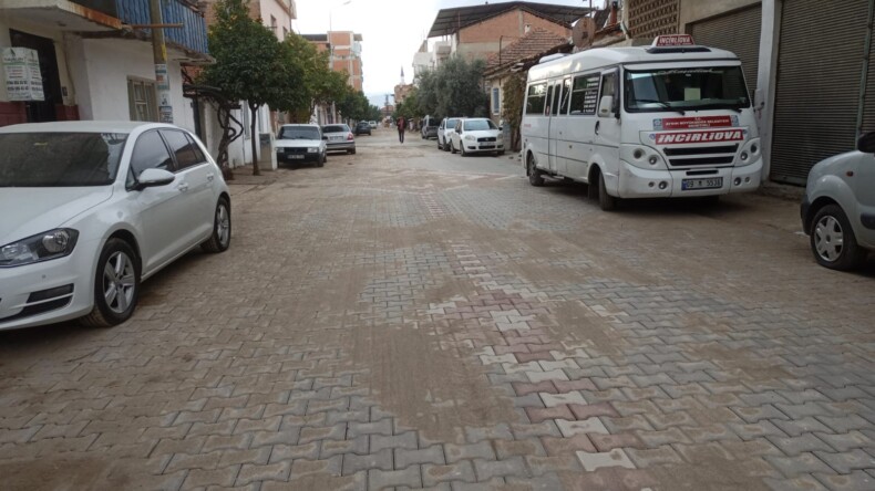 ÖNCELİKLE BU YAYALAR NEREDEN YÜRÜYECEK