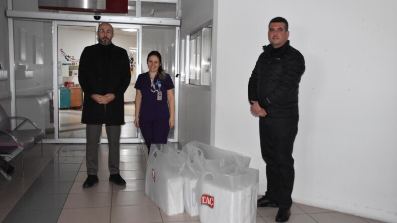 BAŞKAN ZENCİRCİ ONOKOLOJİ SERVİSİNDE TEDAVİ GÖREN ÇOCUKLARI ZİYARET ETTİ