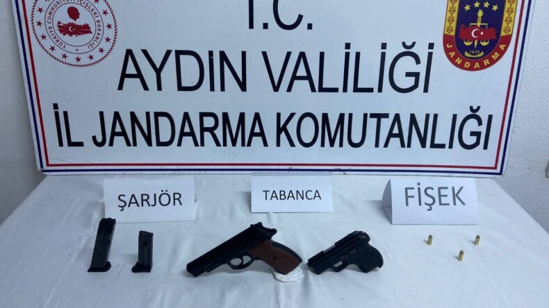 JANDARMA ARAMALARDA RUHSATSIZ SİLAHLAR ELE GEÇİRDİ