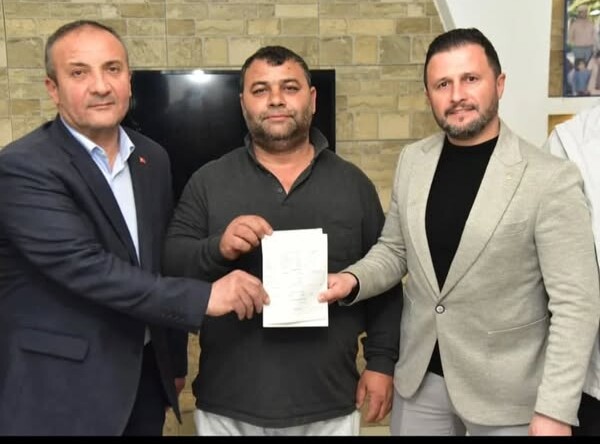 CHP’Lİ MECLİS ÜYESİ AK PARTİYE KATILDI