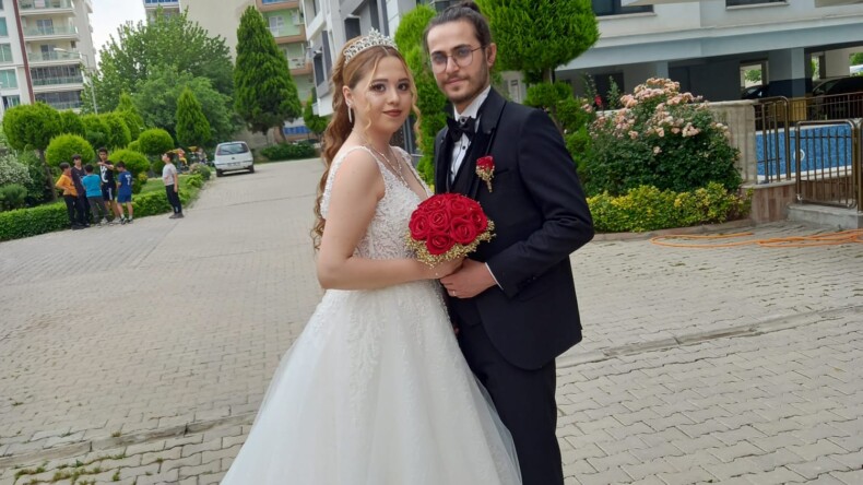 İNCİRLİOVA’DA GÖRKEMLİ DÜĞÜN