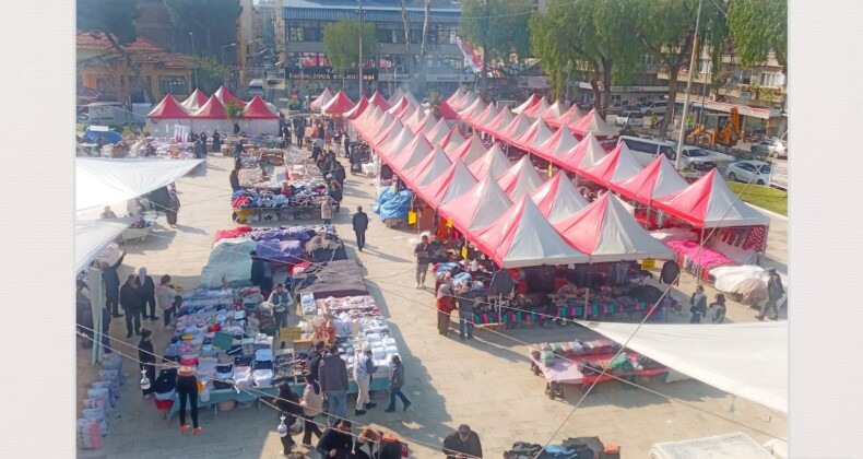 İNCİRLİOVA’DA YÖRESEL ÜRÜNLER PAZARI  AÇILDI
