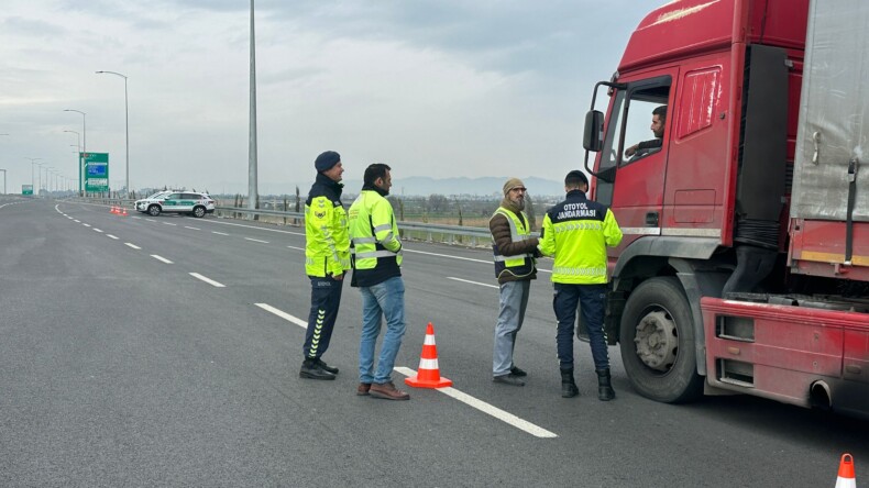 JANDARMA TRAFİK DENETLEME YAPTI