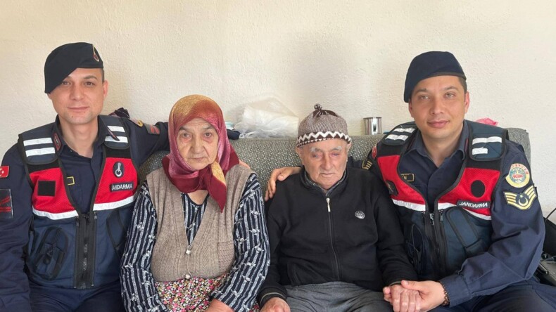 BAYRAMDA ŞEHİT AİLELERİ ZİYARET EDİLDİ