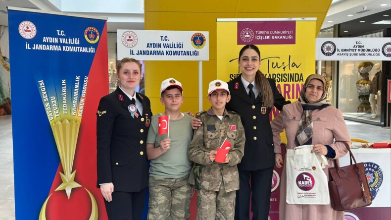 Jandarma, Kadınlar Günü’nü Kutladı