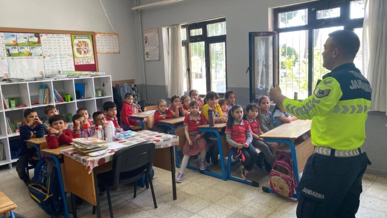 JANDARMA’DAN ÖĞRENCİLERE EĞİTİM