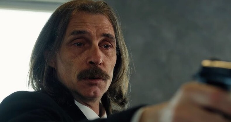 Belediye Başkanlığı Soru İşaretiydi: Erdal Beşikçioğlu, Behzat Ç. Çekimlerini Mesai Sonrasına Sarkıttı!