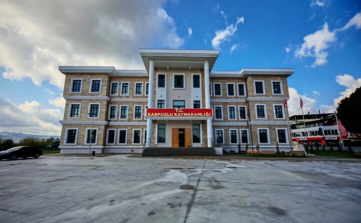 Karpuzlu’nun yeni Hükümet Konağı kapılarını açtı