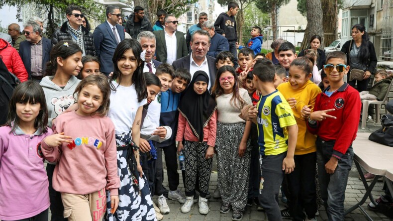 BAŞKAN YETİŞKİN ROMANLAR GÜNÜ’NÜ ŞENLİKLE KUTLADI
