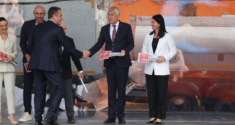 Başkan Arıcı Koçarlı Belediyesi’ne yeni hibe araçlar kazandırdı / TBB’den Koçarlı Belediyesi’ne hibe araç desteği