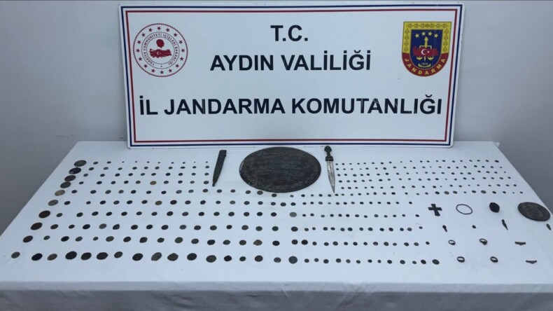 BEŞ MİLYONLUK TARİHİ ESER ELE GEÇİRİLDİ