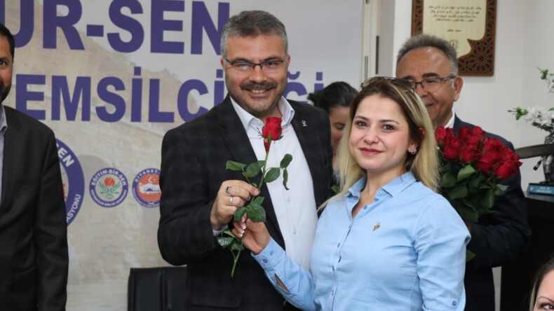 AK Parti Aydın Milletvekili Av. Ömer Özmen’in 11 Mayıs Anneler Günü Kutlama Mesajı