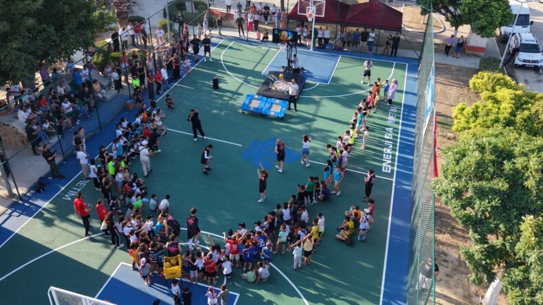 BAŞKAN ZENCİRCİ GENÇLERE SÖZÜNÜ TUTTU BASKET SAHASINI AÇTI